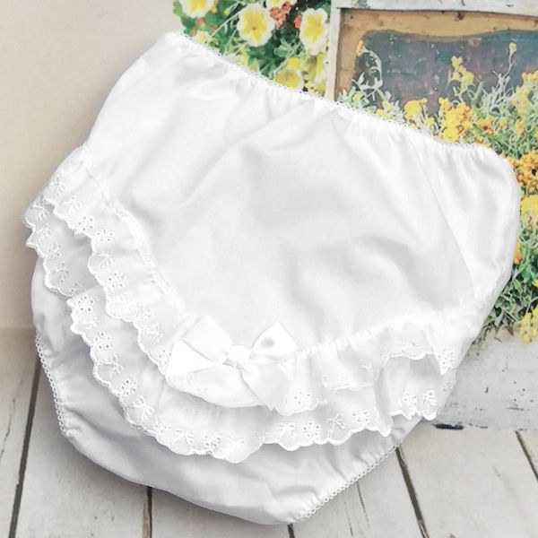 Broderie anglaise cotton knickers and pouch | Lucky Finds